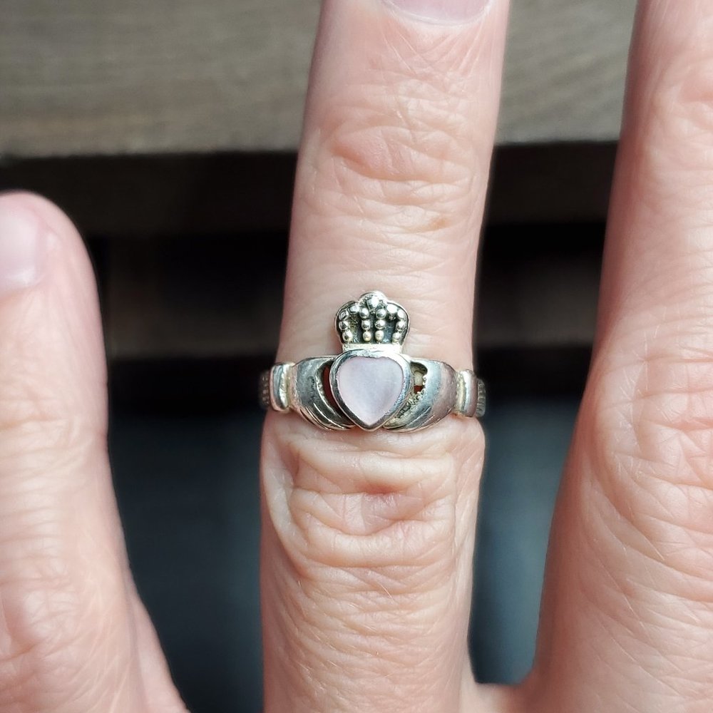 Size 5.25 Sterling Silver Worn Pink Shell Claddagh Ring